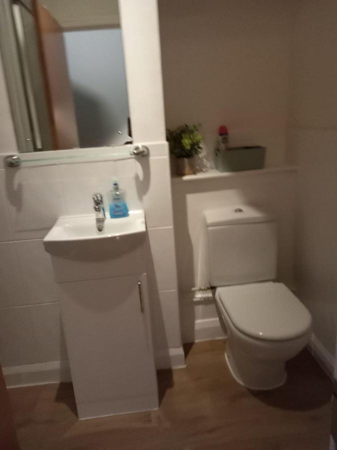 Penllech House: Spacious 3-Bedroom with Free Parking Nottingham Exterior photo
