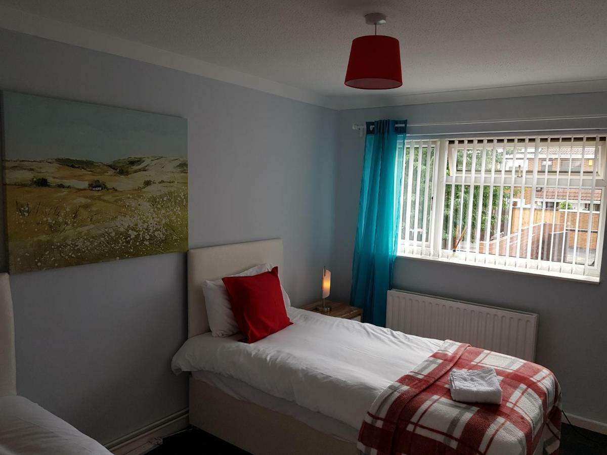 Penllech House: Spacious 3-Bedroom with Free Parking Nottingham Exterior photo